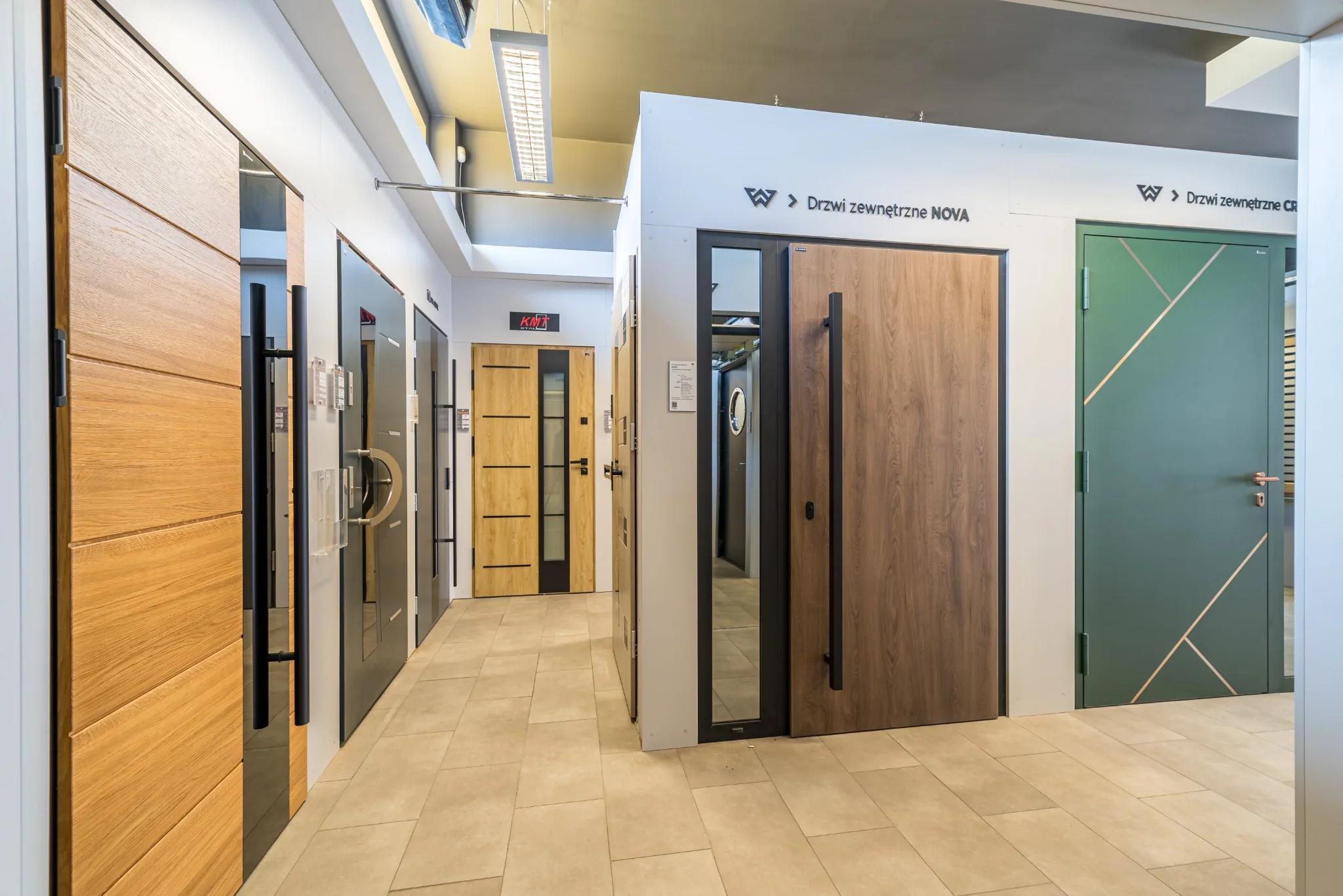 Drzwi wejściowe Wiśniowski w salonie sprzedaży CARPENTER Bydgoszcz
